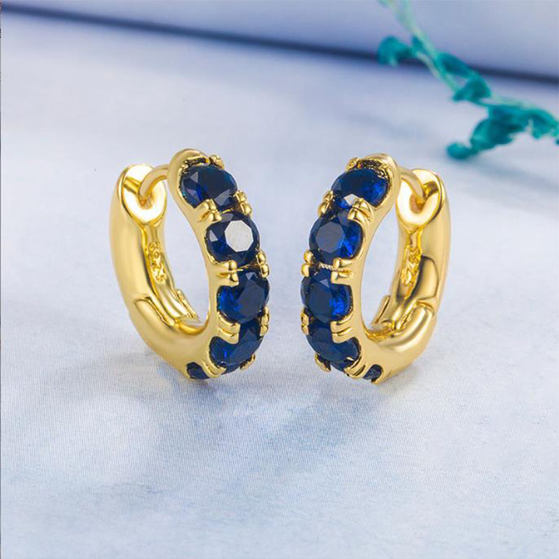 

2022 New Huggie Niche Design Simple Zircon Emerald Earrings Female European And N Fashion 14K Gold Green Crystal