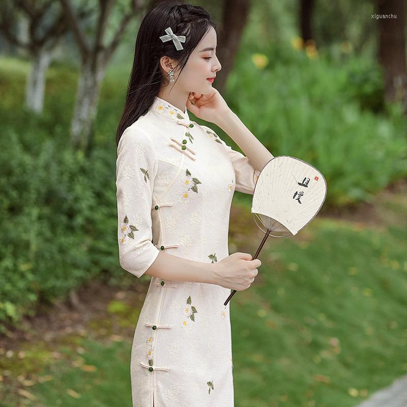 

Ethnic Clothing Chinese National Beige Cheongsam 3/4 Sleeve Lace Dress Slim Comfortable Floral Retro Women Long Qipao