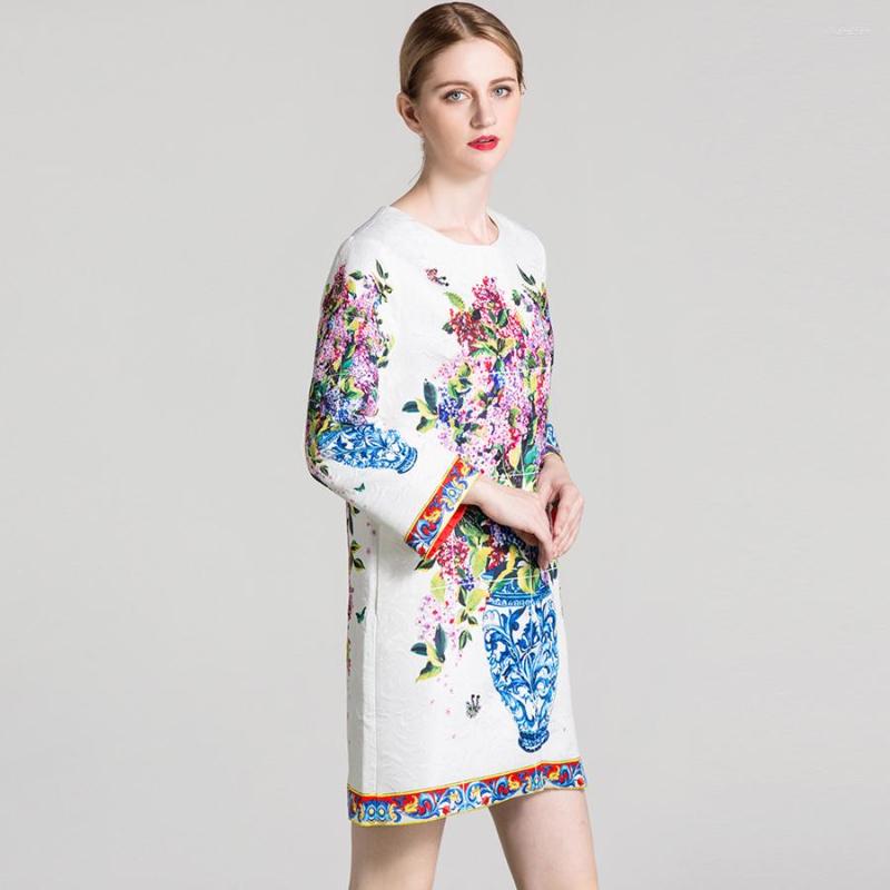 

Women' Trench Coats Coat 2022 Vintage Fall Winter Women Full Sleeve Scarf Flower Vase Beading Print Jacquard Long Designer XXL, White