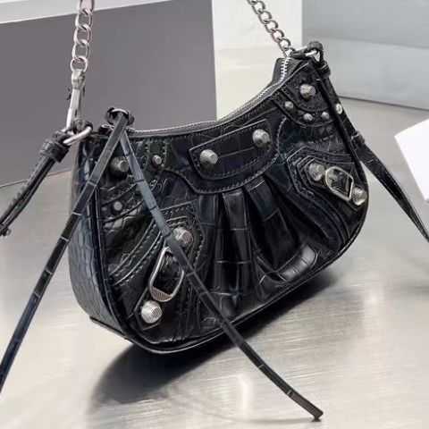 

AHer Max Fashion lecagole leather Balenicass biker bag New motorcycle Mini chain wrinkled cow underarm Single Shoulder Messenger women's star same, Black