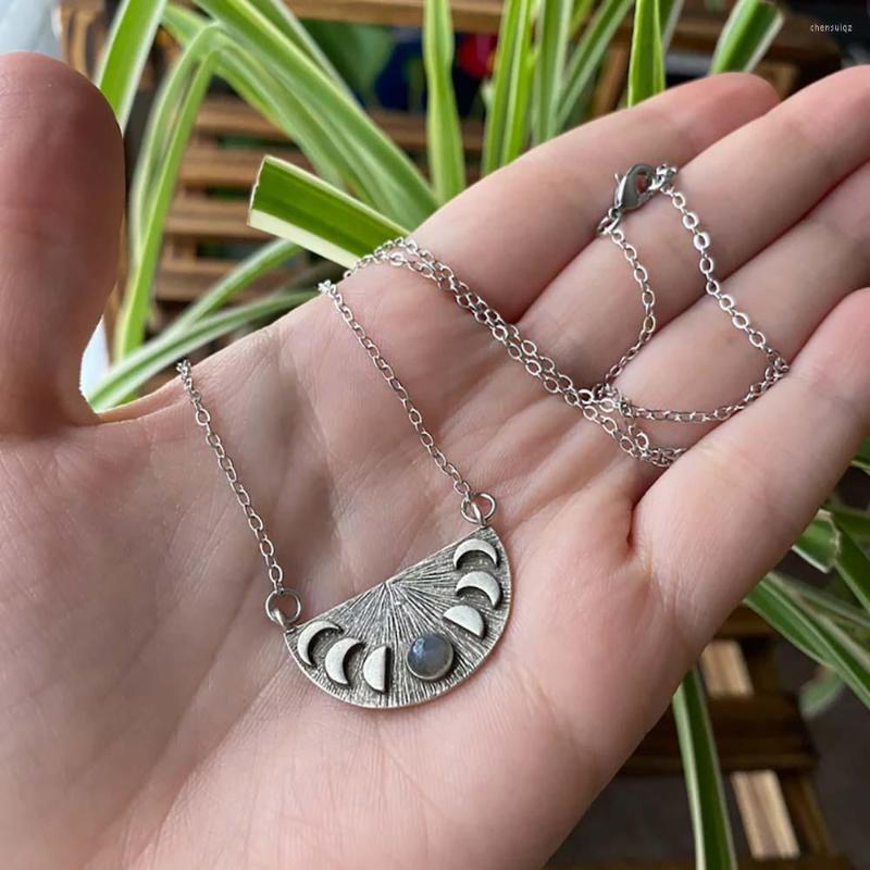 

Pendant Necklaces Half To Full Moon Geometric Creative Design Necklace Simple Style Versatile Men Women Accessories Metal Party Jewelry