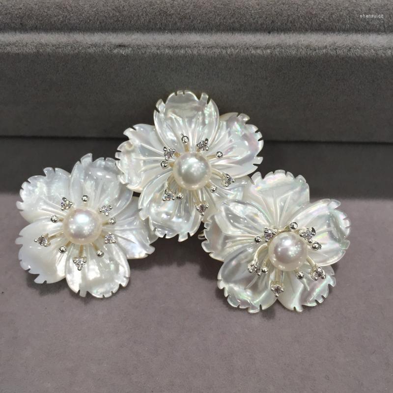

Brooches Natural Sea Shell Flower Brooch Pins Fashion Women Jewelry 3 Flowers White Color Smart