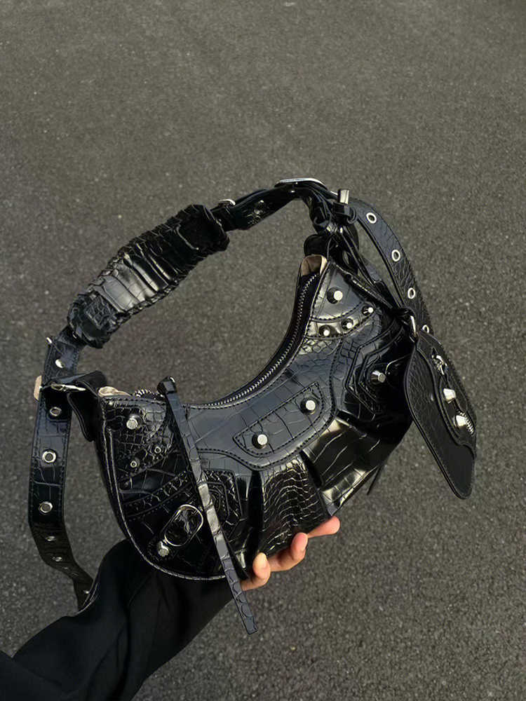 

AHer Max Design leather Balenicass biker bag Armpit women 2023 new high quality niche design three in one rivet locomotive single shoulder messenger, Black