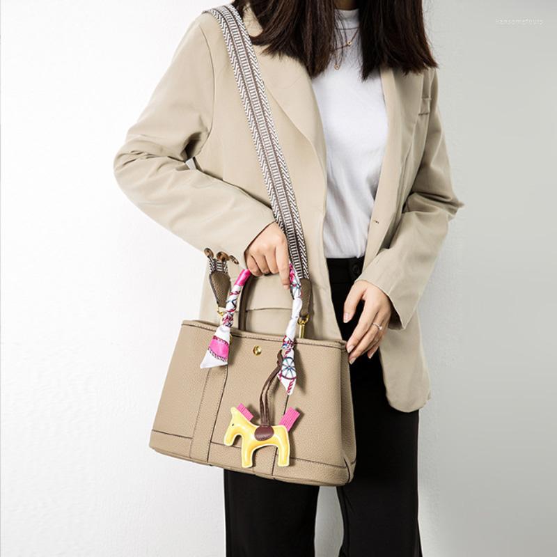 

Evening Bags 2022 Luxury Woman Handbag Fashion Cross Body Bag Top Quality Tote Zipper Closure Type Soft Shoulder, Black