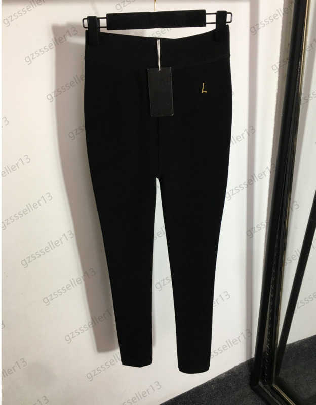 

Leggings For Women Pants Metal Logo Embellishment Add Wool Warm Pant High Elastic Waist Stretch Tights Trousers Autumn Winter Sports Style Womens Wear 1970