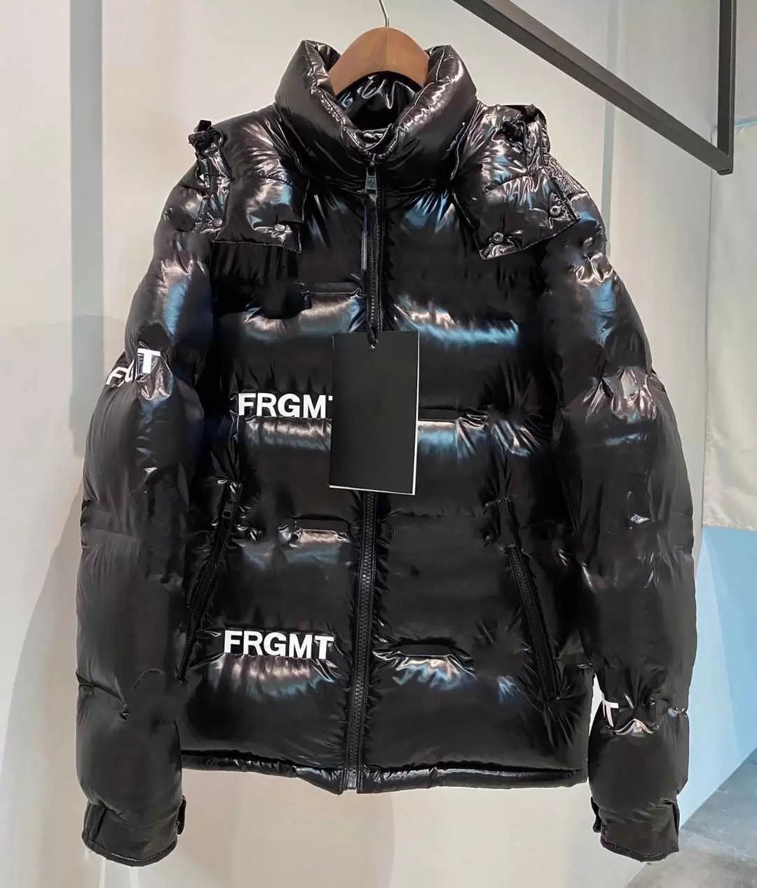 

Designer France Mens MAYA Down Parkas Full-print full-body letters Womens Downs, Price difference