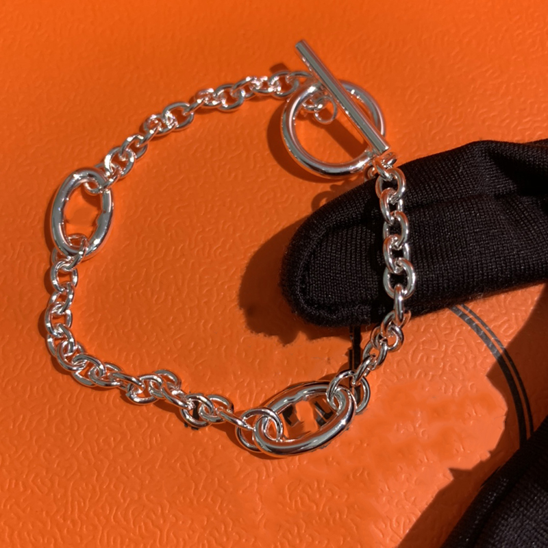 

Luxury designer bracelet necklace new collection exquisite workmanship suitable for social gathering gifts are very beautiful good nice