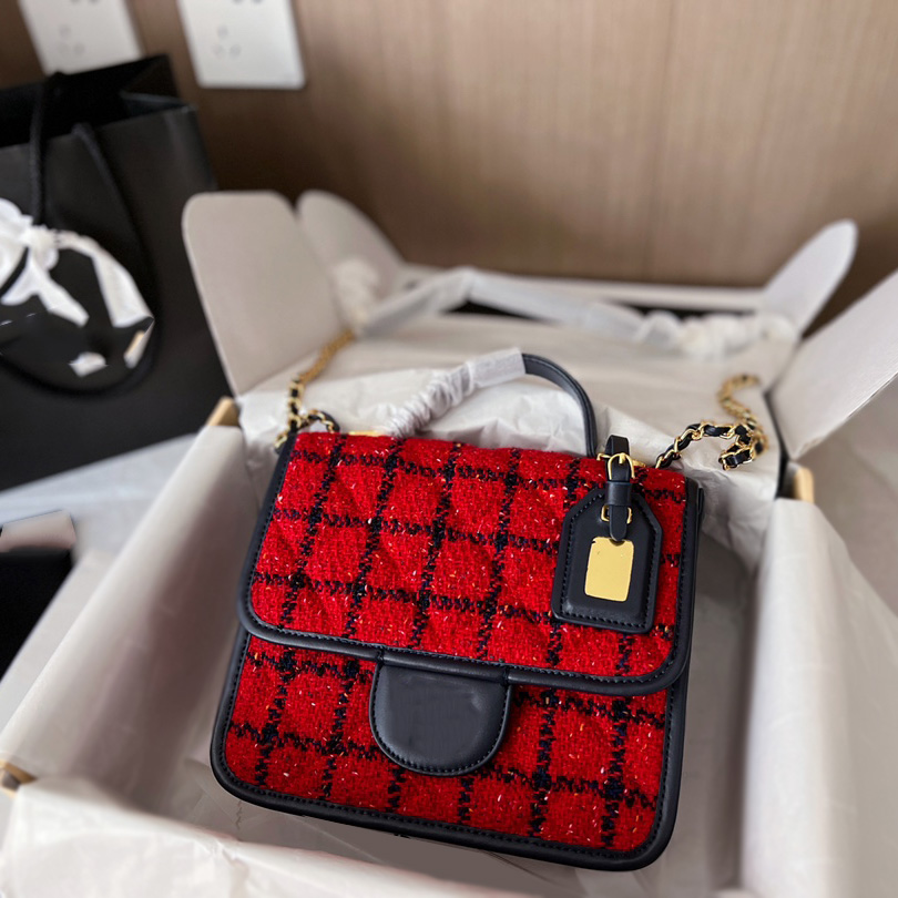 

22K Womens Vinatge Messenger Mini Quilted Bags Woolen Tweed Tofu Purse With Gold Badge Top Handle Totes GHW Crossbody Shoulder Luxury Designer Handbags 20.5X18CM, Box