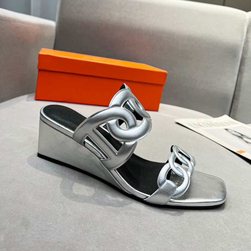 

Womens Naturel Black Leather 55 Sandals Mid-Heel Slides Wedge Heeled Mules Lady Heels Chain Slippers Casual Fashion