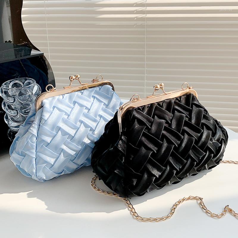 

Evening Bags Woven Clip Top Shell Crossbody For Women 2022 Design Summer Small Chain Strap Shoulder Handbags, Beige