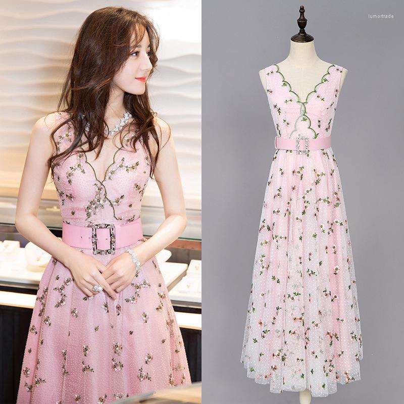 

Casual Dresses High Quality Runway Dress Women Vintage Deep V Neck Sleeveless Floral Embroidery Mesh Long Luxury Party Robe Mariage Femme, Picture shown