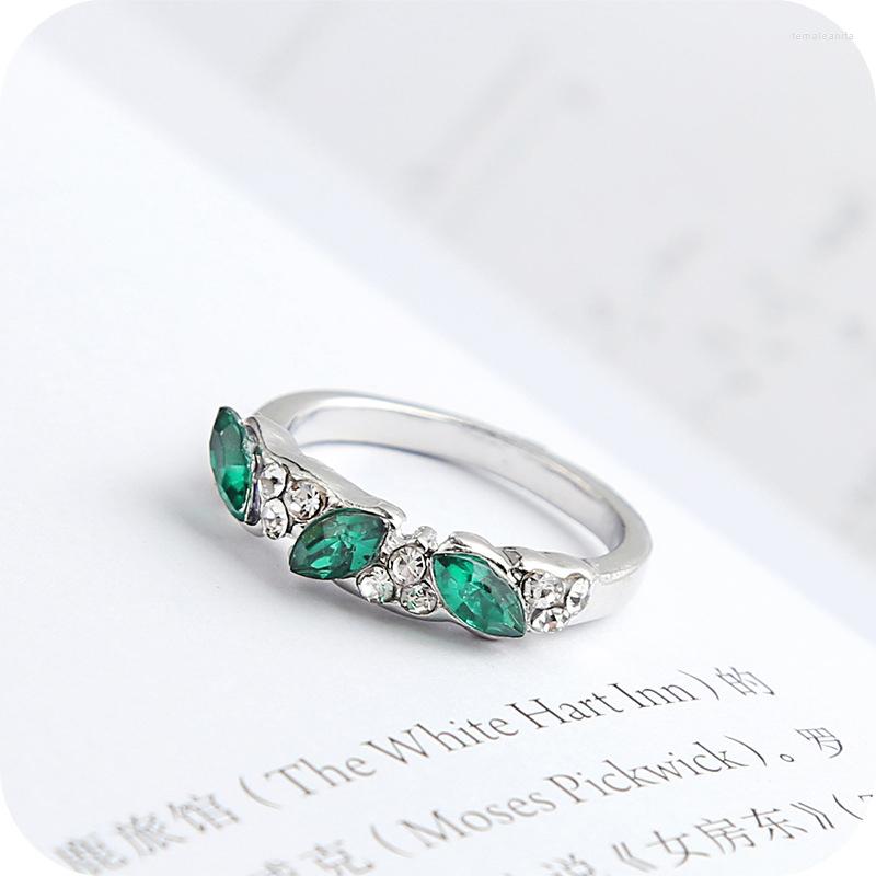 

Wedding Rings 2022 Fashion Green Crystal Ring For Women Vintage Rhinestones Engagement Bands Female Jewelry Accessories