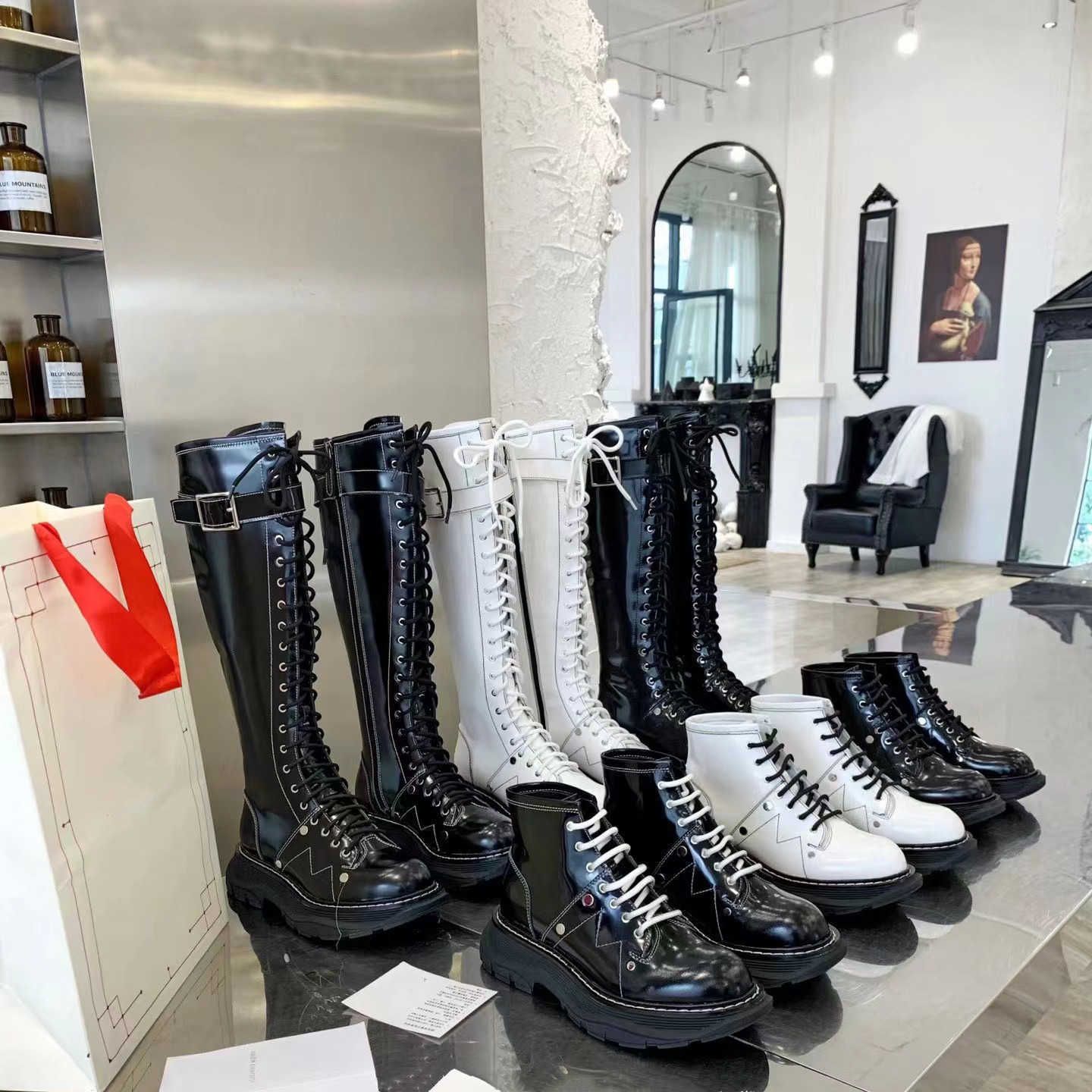 

Designer Leather Boots Women Shoes Luxury Alexander Tread Lace Up knee high Tall Boots Shiny Leather fleece fur furry Round Toes Wedding Party Dresses knight booties, Yymcg1