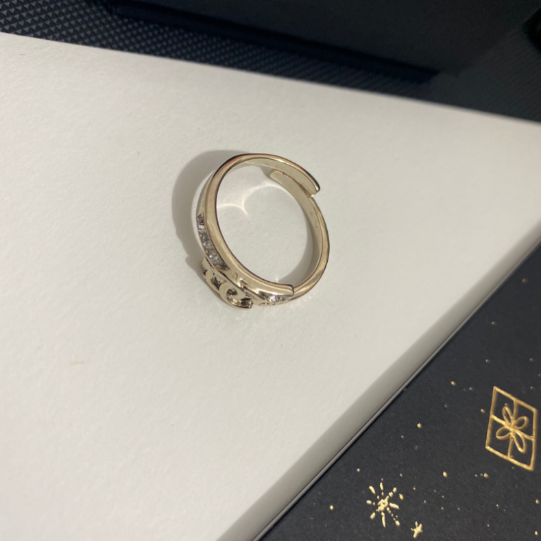 

Selected Luxury Jewelry Charm Ring Opening Adjustable Ring Fashion Romantic Gift Valentines Day Glitter Fine Elegant Designer Hot Brand Brass Never Fade JZ105