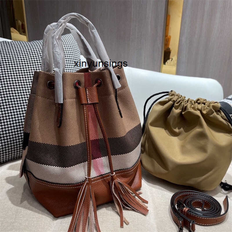 

Designer Luxury Burbrerity Bags For Women High Quality Brown Crossbody Handbags Vintage Burbrery Leather Wallet Paris Plaid The Totes Bag 4A3M, Black