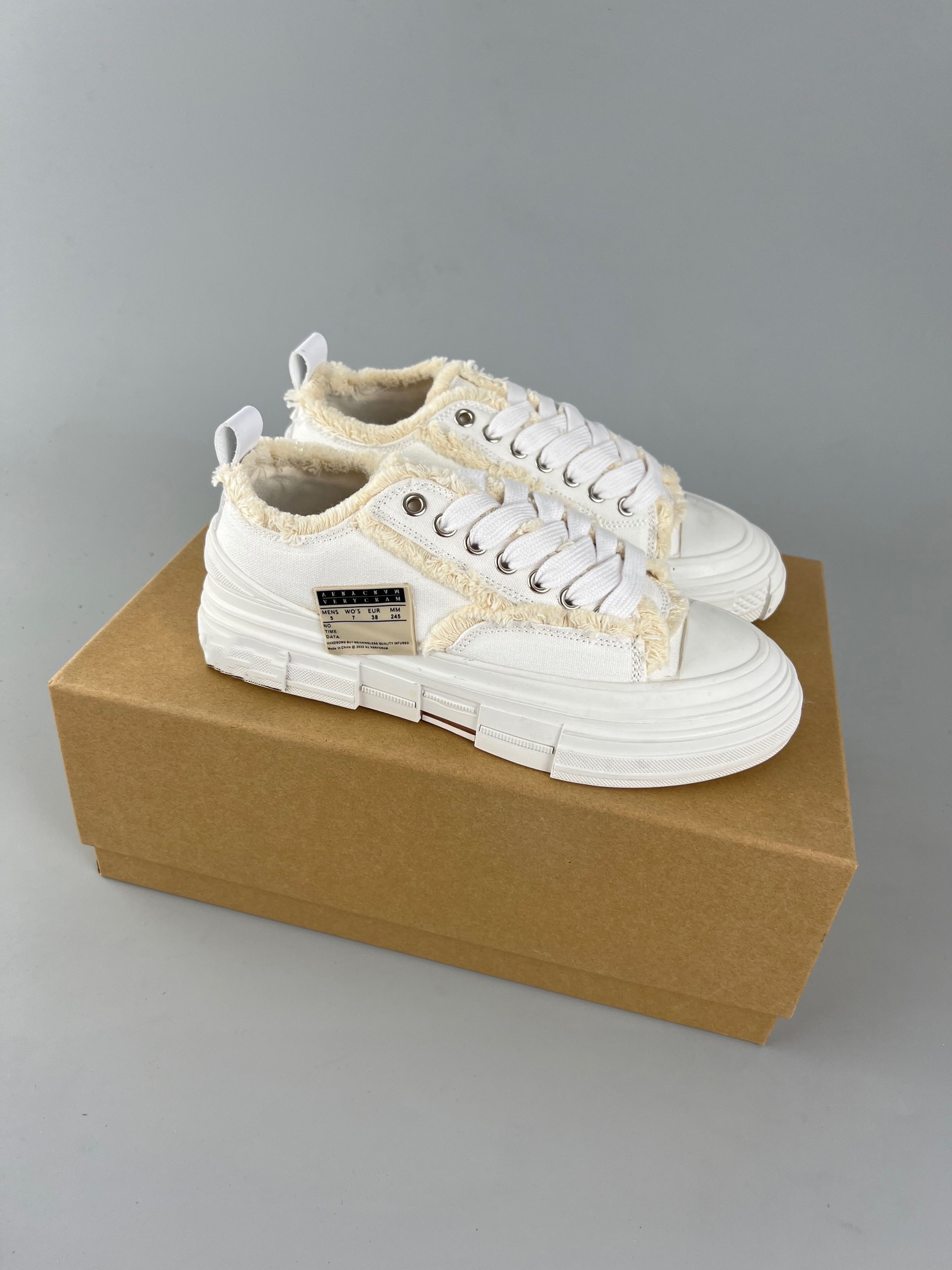 

University Blue Jumpman Casual Shoes Hype Royal Twist Mens Basketball Shoes Black Cat Bred Fire Red White Cement Sail The Guava Ice, Box