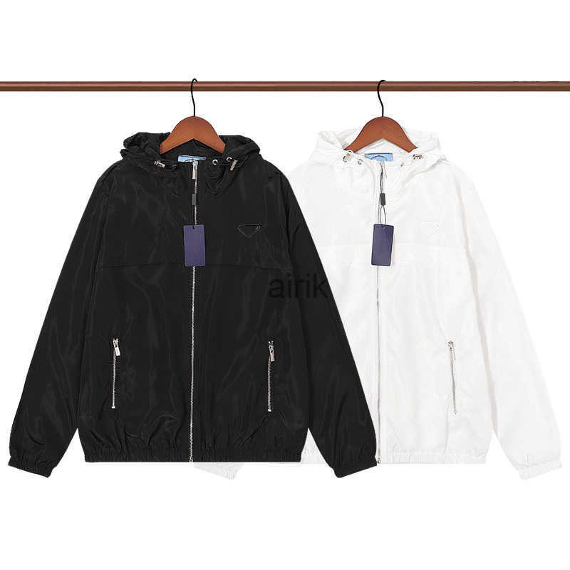 

Cardigan zipper Trench Coats Designer Men's Women's Sunscreen windbreaker Triangle Icon Black and white Side chest zipper