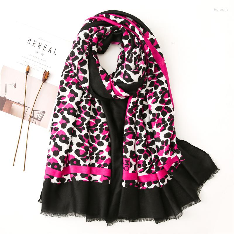 

Scarves Design Leopard Striped Fringe Viscose Shawl Scarf Print High Quality Neckerchief Autumn Winter Foulards Muslim Hijab Sjaal