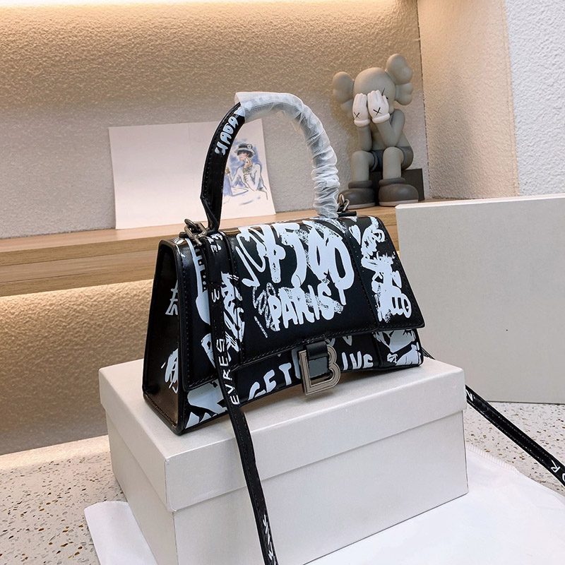 

Designer Bags Classic Tote Bag Handbags Vintage Crossbody Bags Letter Hourglass Half Moon Purse Printing Shoulder Messenger Backpacks, Color 02
