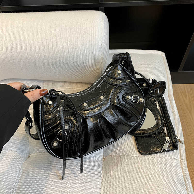 

AHer Max Classic Balenicass leather lecagole motorcycle bag New Spice Girl Rivet Half Moon Locomotive Package Teeth Three in One Crossbody Women's Underarm, White2