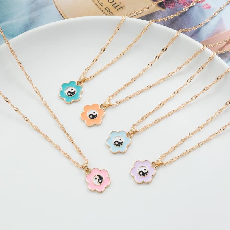

Chains VKME Y2K Colorful Little Flowers YinYang Pendant Gold Color Chain Necklace For Women Necklaces 2022 Trend Jewelry Girl Gift