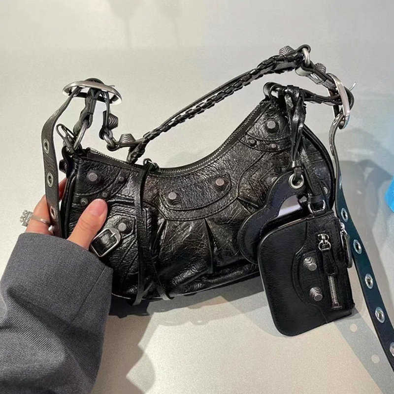

AHer Max Design leather Balenicass biker bag 2023 new PECOBAO locomotive rivet underarm tassel crescent three in one pleated cowhide messenger, Black large size