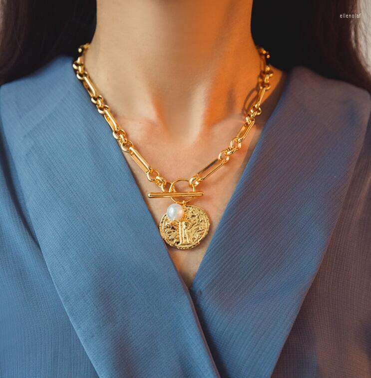 

Choker Timeless Wonder Brass Baroque Pearl Portrait OT Chain Necklace For Women Designer Jewelry Punk Gothic Rare Trendy Kpop Ins 4348