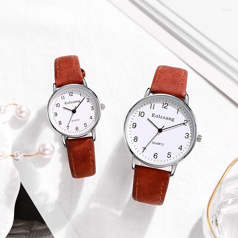 

Wristwatches Fashion Couple Watches Casual Round Dial Quartz Leather Strap Wrist For Men Korean Version Ladies Watch Reloj Hombre, Beige-women