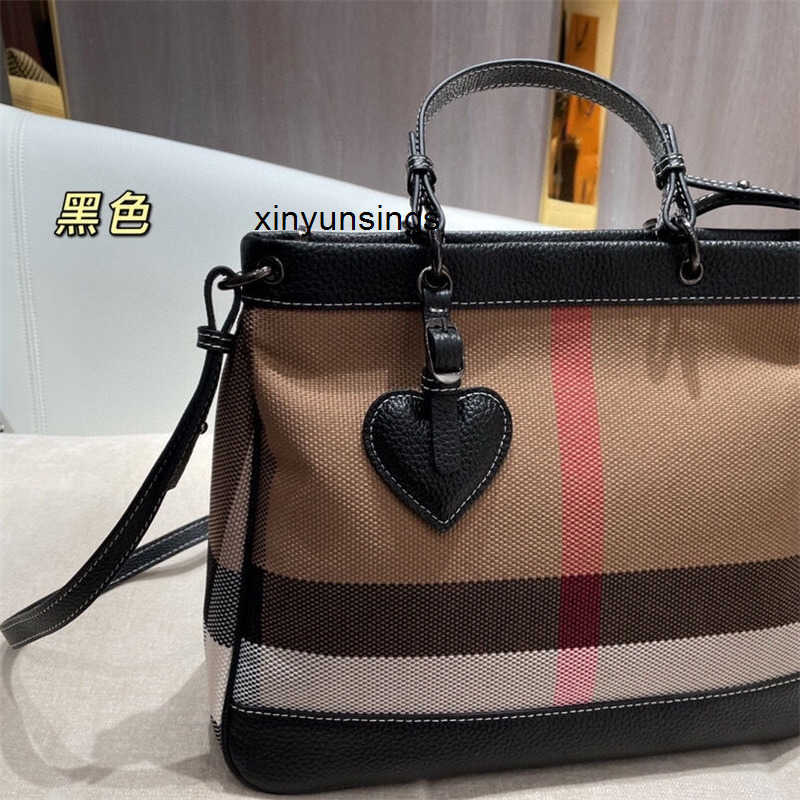 

Designer Luxury Burbrerity Bags For Women High Quality Brown Crossbody Handbags Vintage Burbrery Leather Wallet Paris Plaid The Totes Bag 65RW, Black