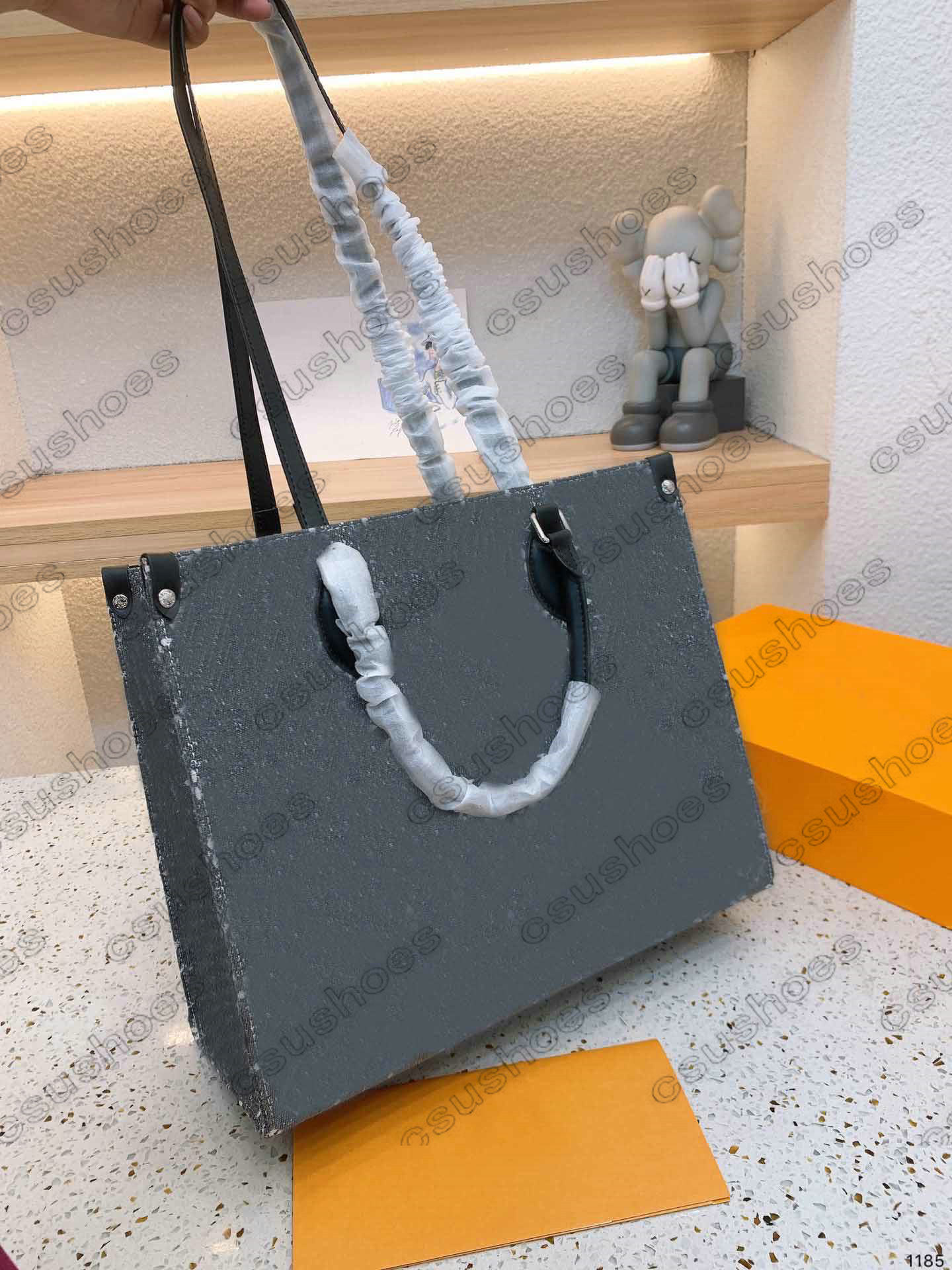 

ONTHEGO MM Bag M46448 23SS Cruise Spring Show Shoulder Bag Black Cowboy Monograms Jacquard Denim Tote Leather Womens Designer Graffiti 35CM Handbag Cross Body