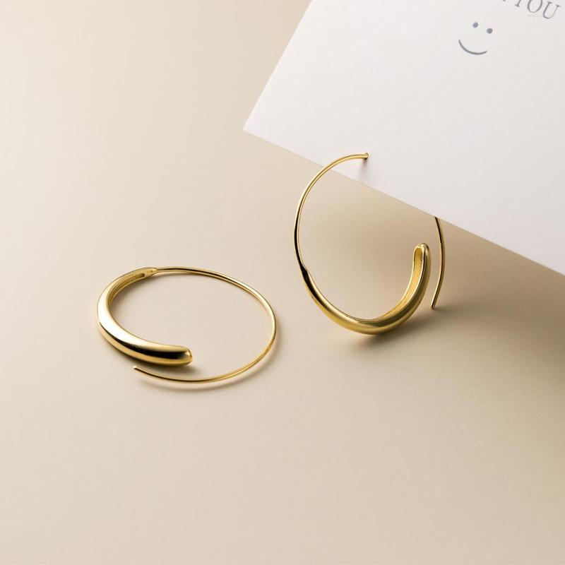 

Hoop Earrings LAVIFAM S925 Sterling Silver Glossy Circle Female Ear Hook Women Lady Geometric Jewelry 2022