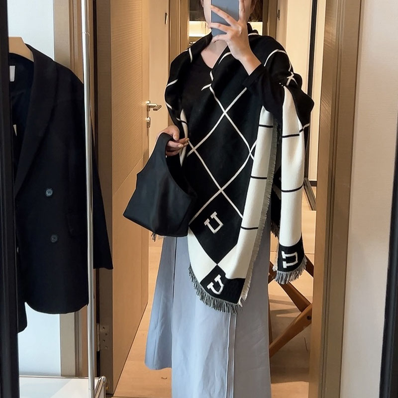 

New Designer Winter Scarves Womens Wool Scarf Kerchief Casual Letters Tassels Shawl Fashion Women Scarfs Wraps Print Muffler D2211056F