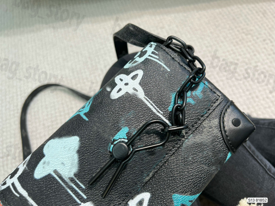 

Designer Bag Steamer Wearable Wallet Virgil Ablon Chains Flap Messenger with Chain-Pin Closure Embossing Monograms Letter Adjustable