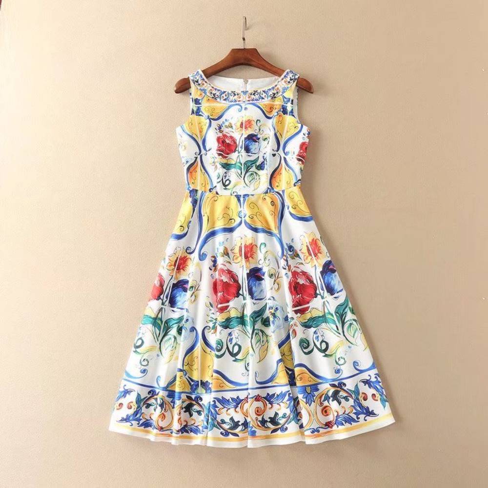 

Catwalk star dress fashion sleeveless round neck loose A skirt, Beige
