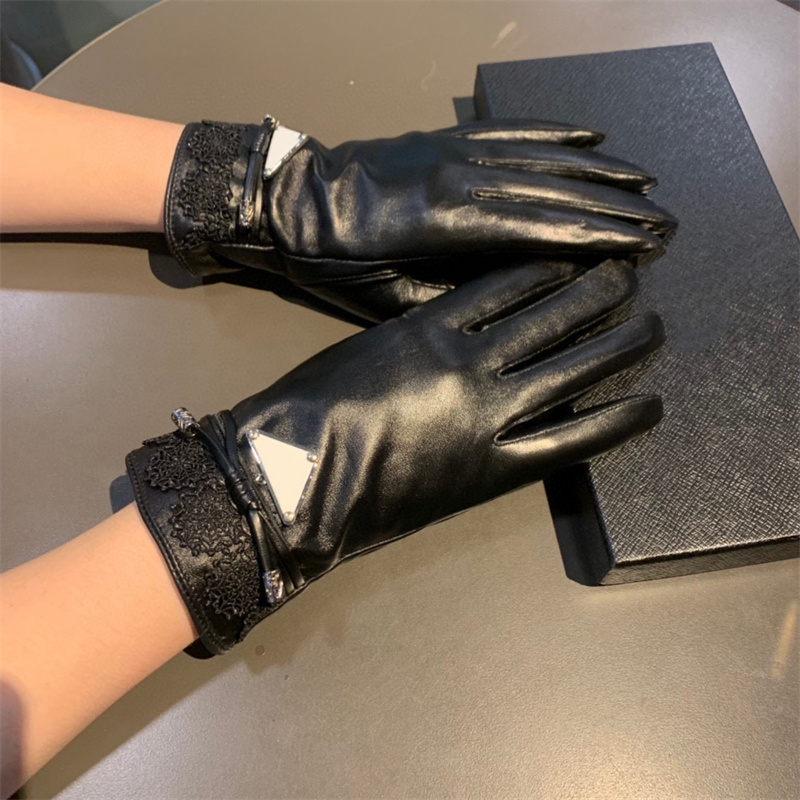 

Women Designers Mitten Sheepskin Gloves Winter Luxury Genuine Leather Mittens Brand Red Fingers Glove Warm Cashmere Inside Touch Screen