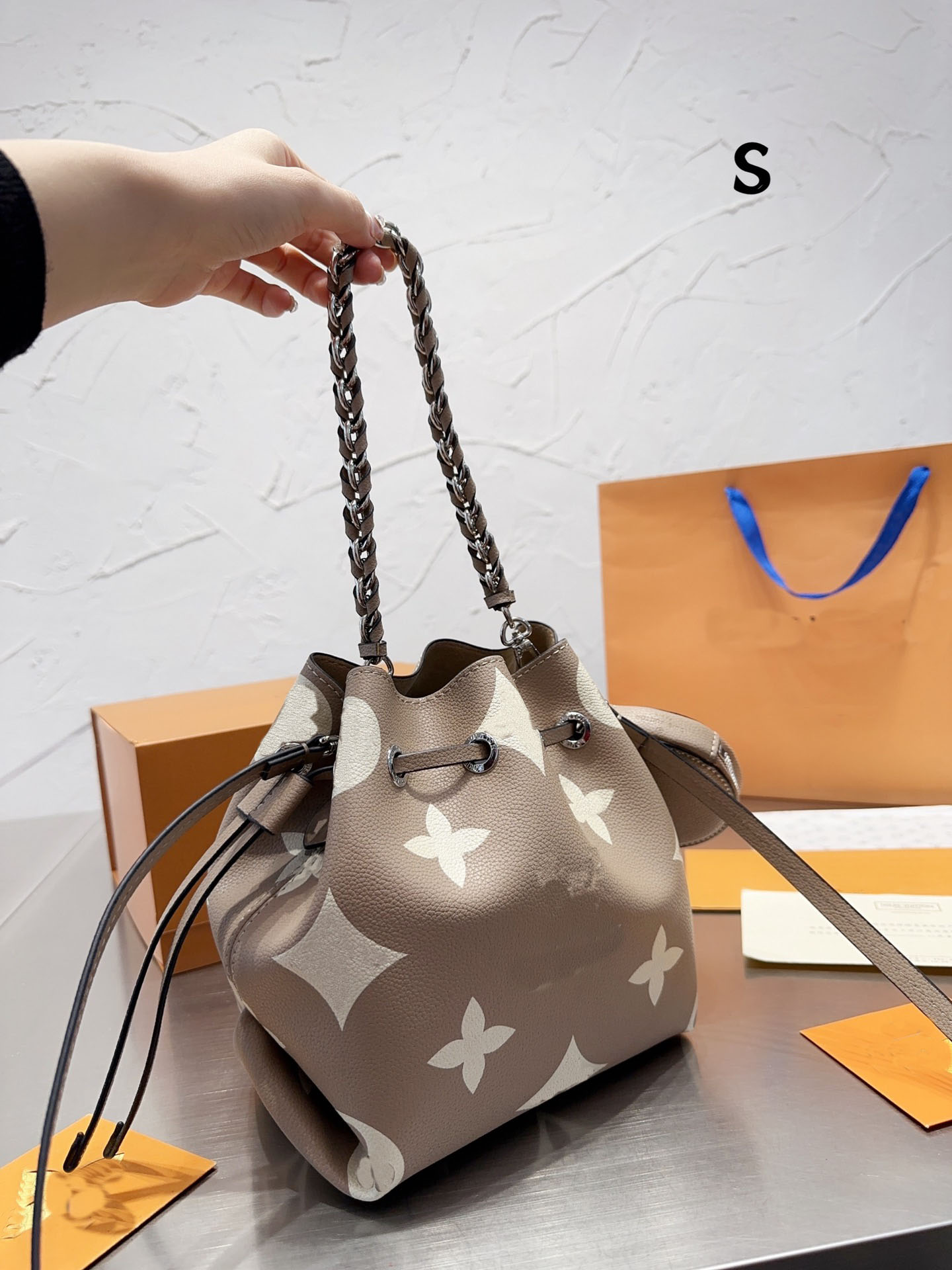 

Bags Shoulder BELLA TOTE designer handbags women shoulder Monograms Pattern Mahina bucket drawstring bags, Black