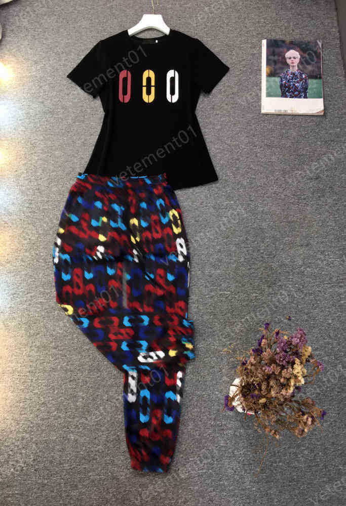 

Womens Two Piece Pants Girls Tunic Printed Short-sleeved T-shirt And Colorful Logo Trousers 2 Piece Sets Luxury Designer Tracksuits Women Clothing
