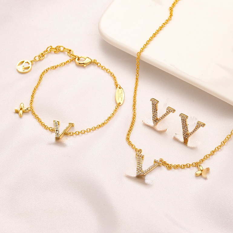 

Womens Brand Earrings Designers Letter Ear Stud Bracelet Necklace 18K Gold Plated Crystal Geometric Earring for Wedding Party Jewerlry Accessories, Golden