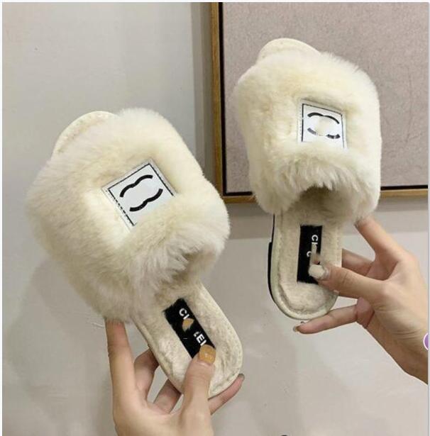 

Luxury Slippers Designer Slides Sandal Trendy All-Match Slipper Autumn Winter Flat Bottom Wool Lamb Hair Letters Outer Wear Fashionable Furry 685