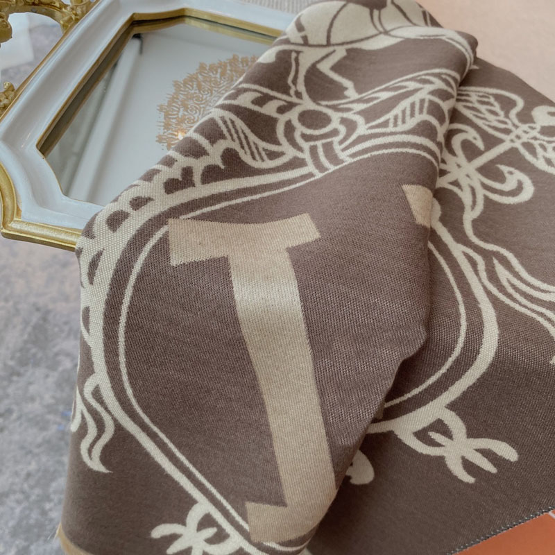 

23ss New Winter Fashion Scarves Womens Designer Wool Scarf Casual Letters Tassels Shawl Women Mens Scarfs Wraps Print Muffler D2211055F
