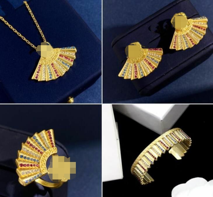 

Fashion Basilisk Medusa card women Necklace Stud Earring sets Brass 18K gold plated ladies fan skirt diamonds Designer Designer Jewelry CYMS 53, Golden