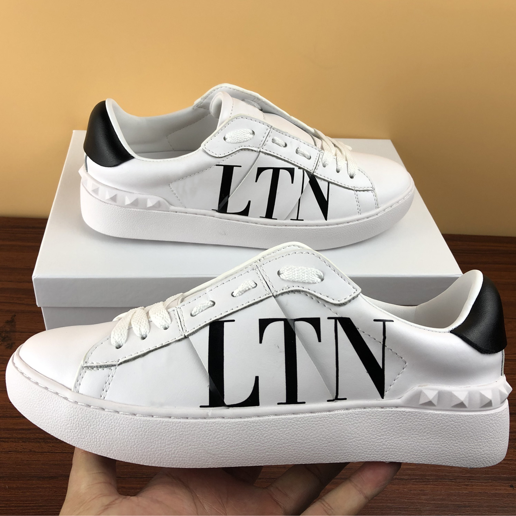 

Fashion Up valentinoitys Sneakers Casual Designer Men Woman Platform Oversized shoe mens womens Leather Shoes Lace s, As picture