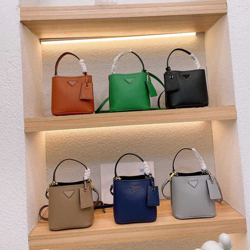 

Totes Prabag Triangle Designer Tote Bag Women Leather Handbag Designers Bucket Shopping Crossbody Bags Purse 220929 1106, Prad-black