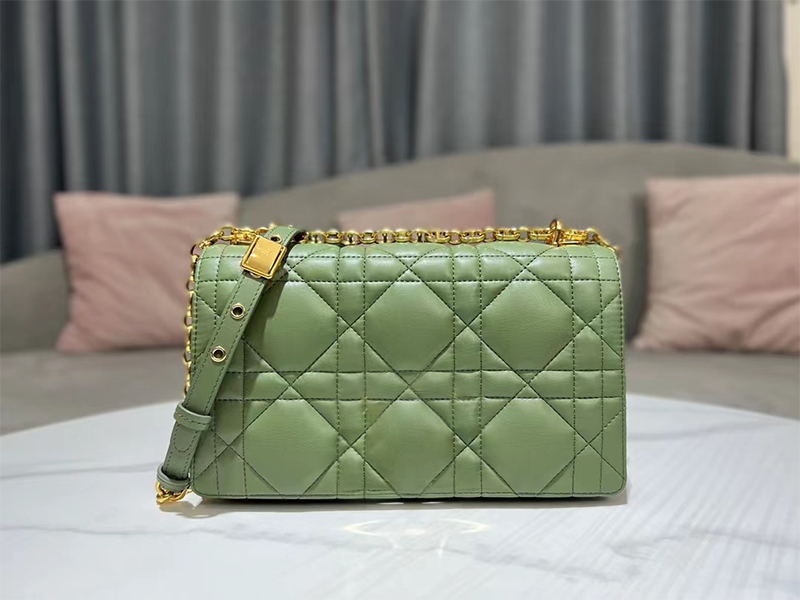 Ladies bag Fashion casual high-end quality top medium size handbag