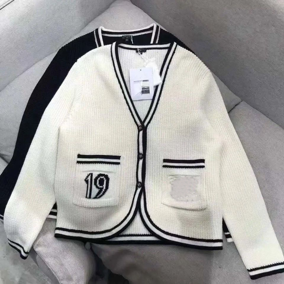 

Women' knits classic black white letters design v-neck long sleeve women tees ladies cardigan autumn winter fashion apparel