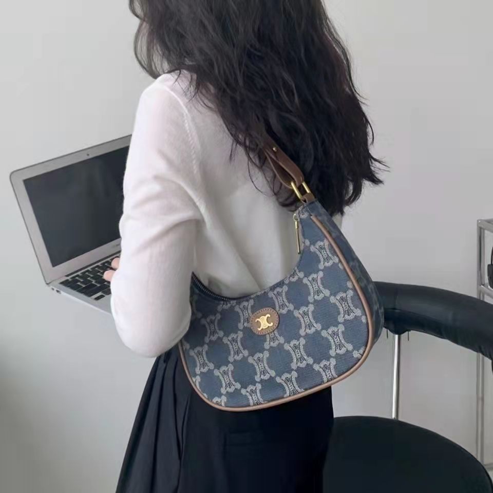 

Women's bag of niche designer 2022 new personality same high-end armpit bag mini bag for women casual wear, Blue