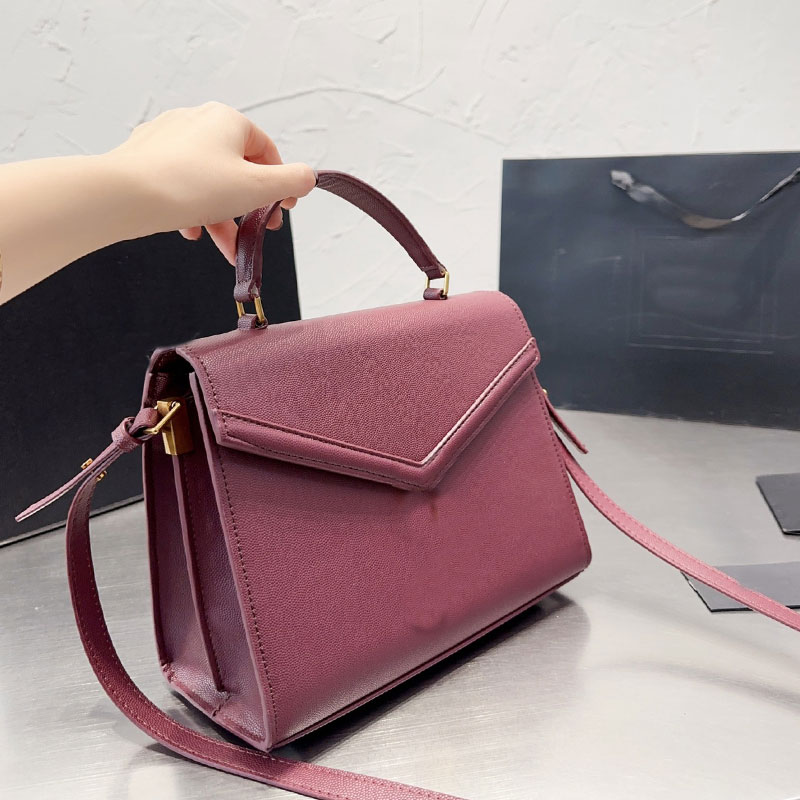 

Envelope Messenger Bag Women Crossbody Bags Shoulder Handbag Purse Plian Fashion Metal Letter Hasp Hardware Letters Portable Lady Wallet Adjustable Belt Strap, Black