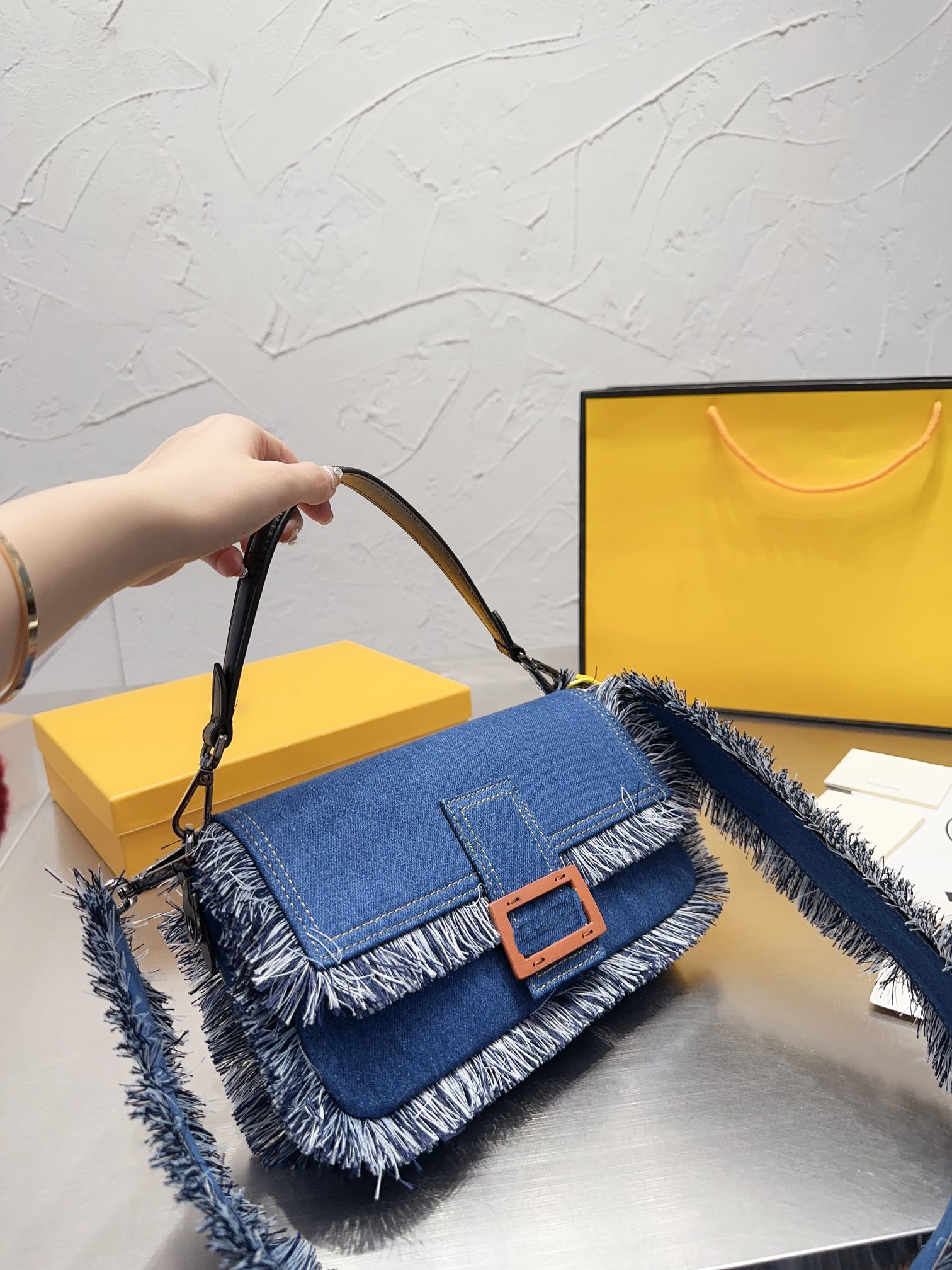 

Luxury tote purses Brand handbag Message bags Shoulder bag Genuine Leather Cluth Crossbody 5A Quality Cattlehide Womens Totes 26CM Cowboy, Original box