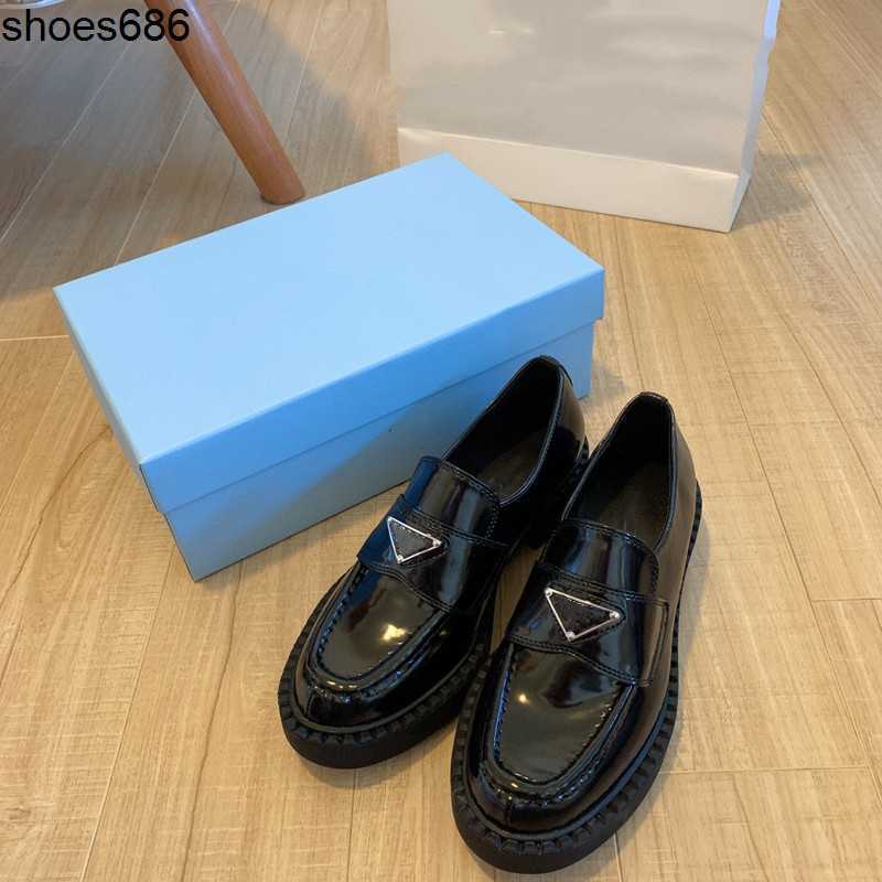 

2021 triangle small leather shoes thick soles inner heightening muffin versatile single British style one foot on lofook shoes, Black shoes