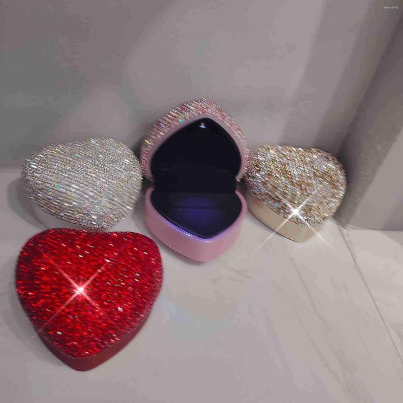 

Jewelry Pouches Rhinestone Heart Shaped Jewellery Box With LED Light Women Organizer Display For Wedding Ring Gift Packaging